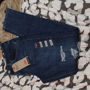 Woman's Levi Jeans